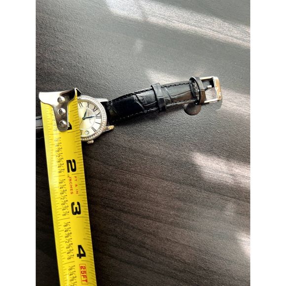 Lucien  Piccard watch, round dial face, black leather strap, calendar - Picture 7 of 7